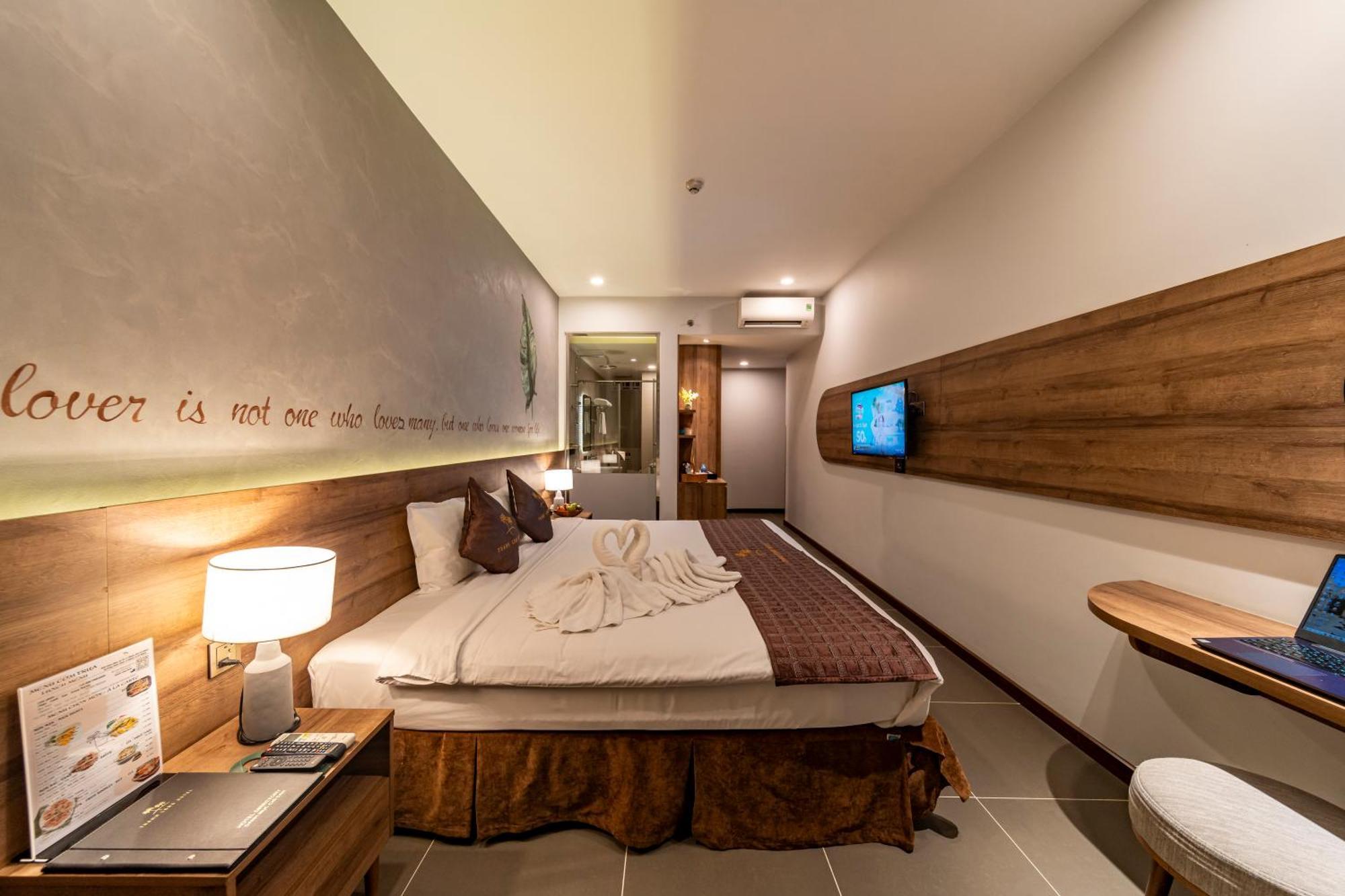 Thanh Long Hotel - Bach Dang Хошимин Экстерьер фото