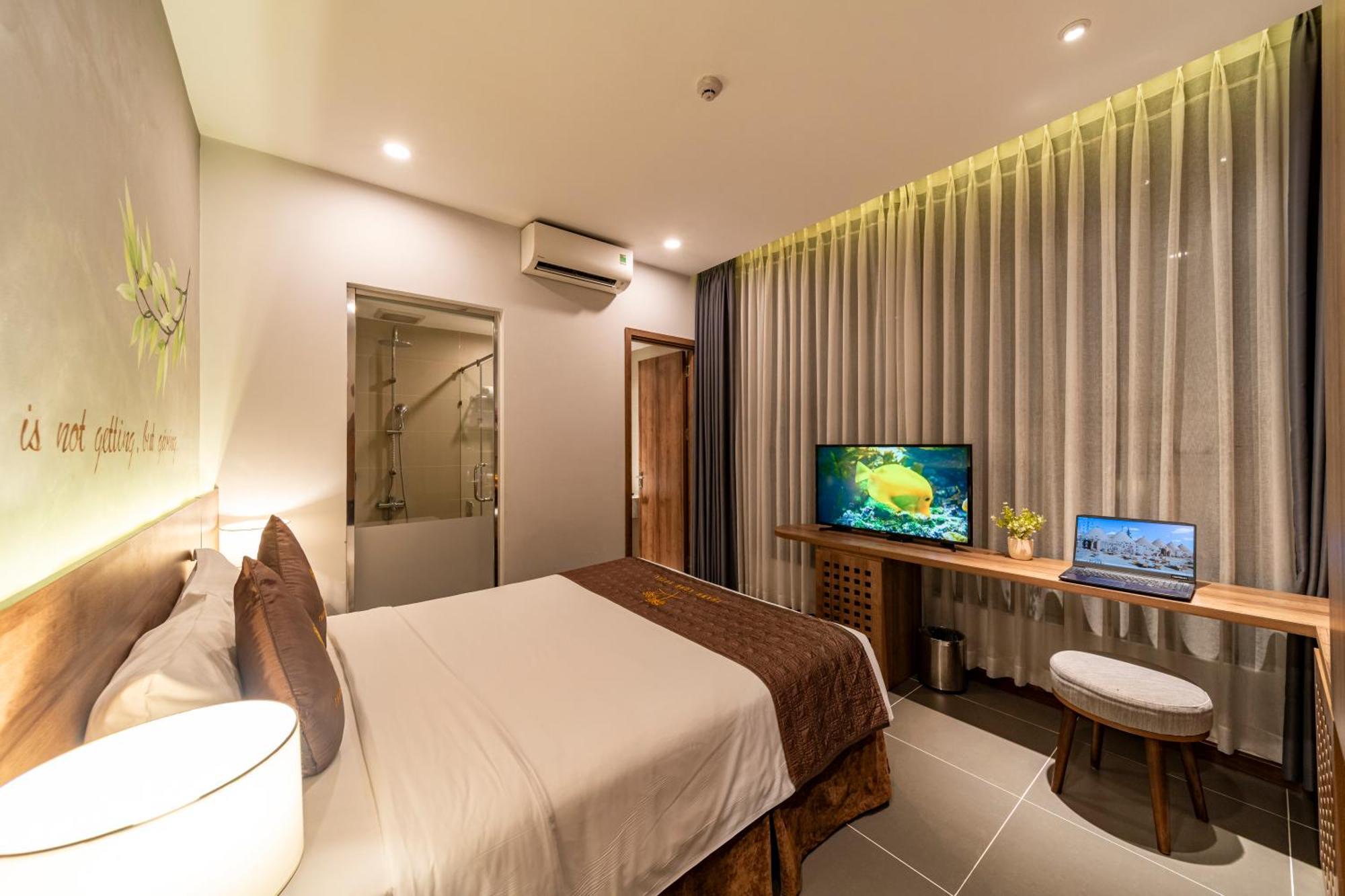 Thanh Long Hotel - Bach Dang Хошимин Экстерьер фото